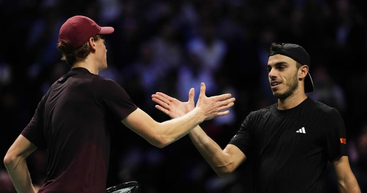 Sinner and Zverev march into Paris Masters last eight