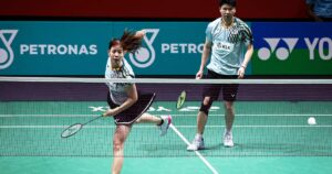 Soon Huat-Shevon enter quarters after 19-min win at Arctic Open