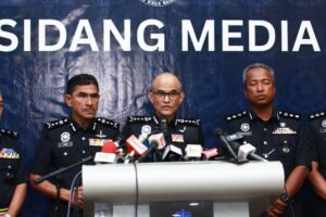 Suspek beli kerambit, pisau secara online