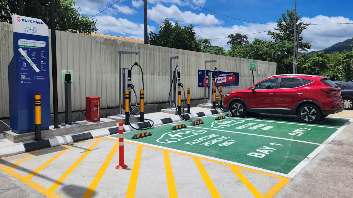 TNB Electron Petron Batu Melintang is now live: The first EV charging station at Gerik-Jeli Highway