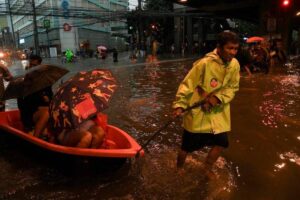 Thousands evacuate Philippine coast as tropical storm approaches