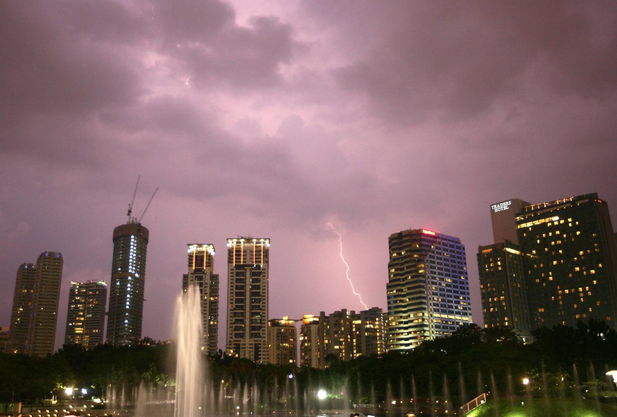 Thunderstorm warning issued for eight states as well as KL and Putrajaya
