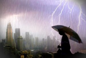 Thunderstorm warning issued for eight states until 1pm