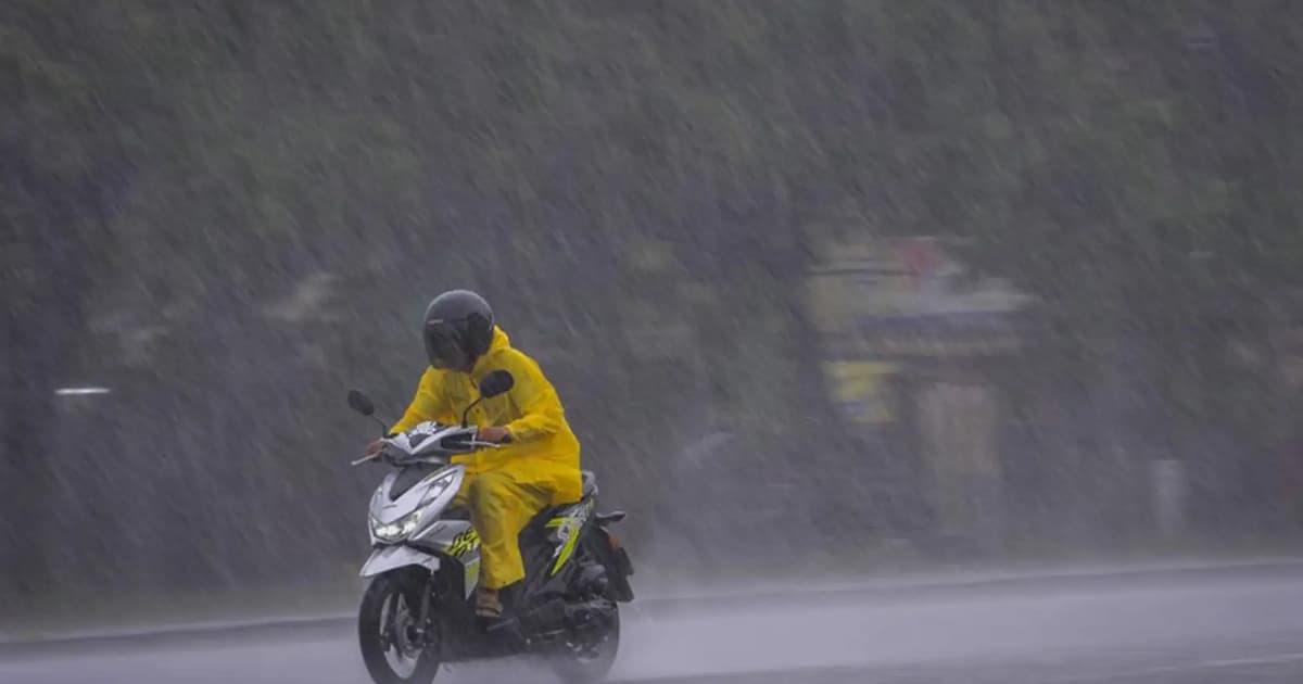 Thunderstorms, heavy rain in most areas until 5pm