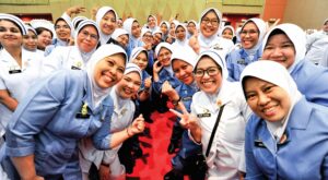 'Tiga kredit, seribu risiko' - Utusan Malaysia