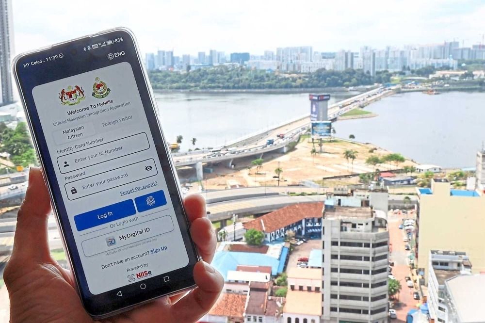 Trial run of QR code system at JB checkpoints' motorcycle and pedestrian lanes starts Oct 15