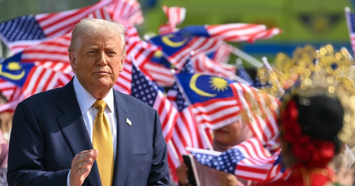 Trump departs Malaysia after sealing trade deal, brokering regional peace
