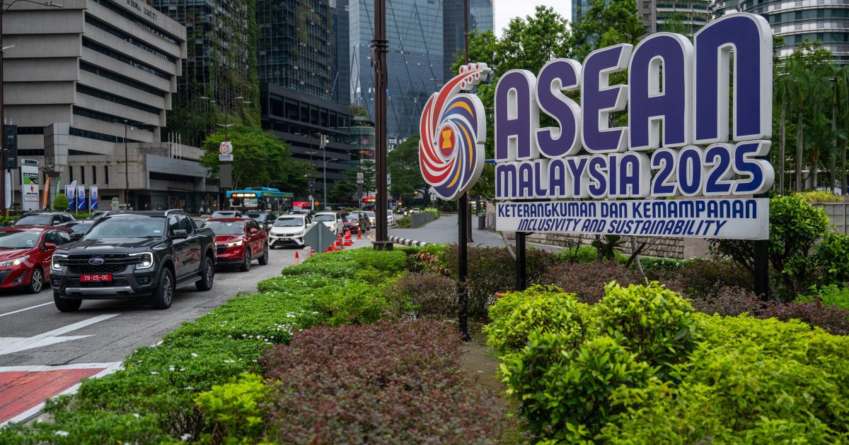 Trump heads for Asia and Xi talks, as Kim speculation swirls