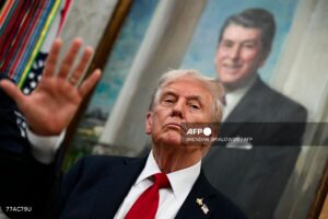 Trump offers unaccompanied migrant children $2,500 to leave US