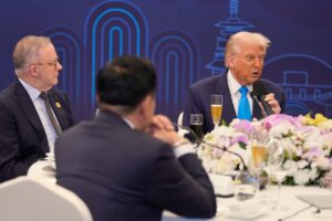 Trump praises Malaysia and Anwar again at APEC Summit