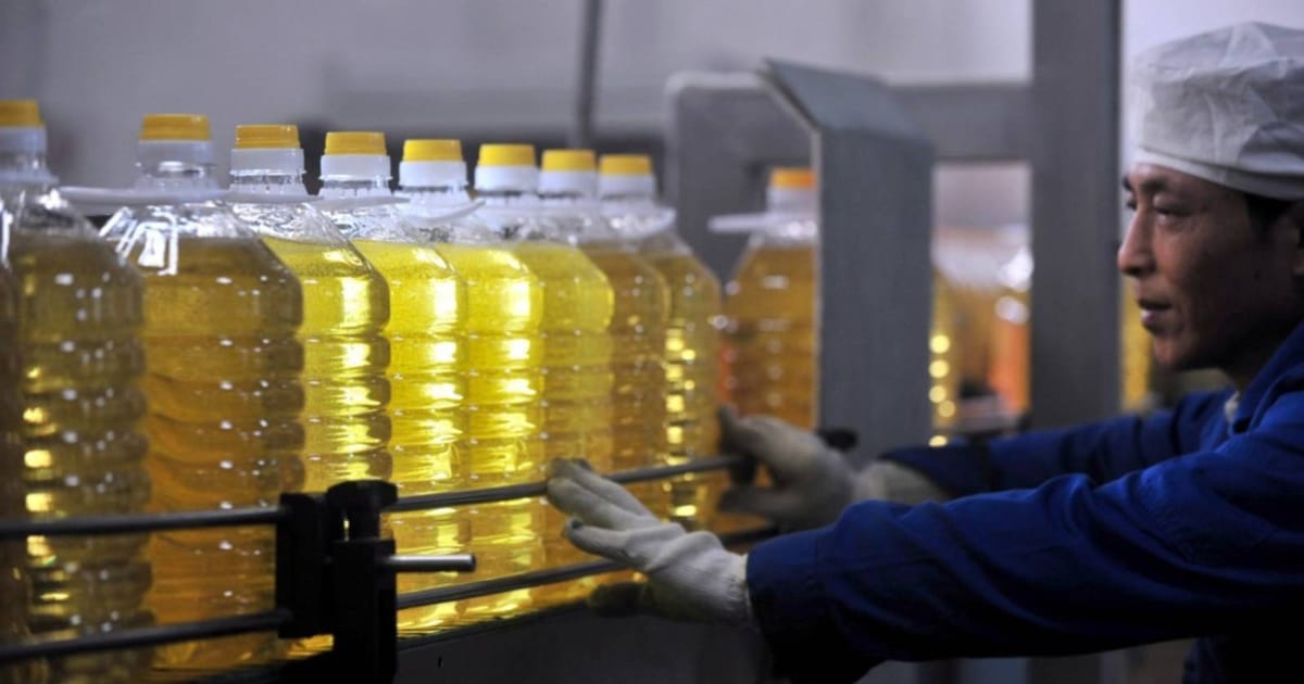 Trump threatens to end cooking oil purchases from China