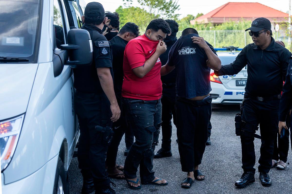 Tujuh individu termasuk tiga beranak mengaku tidak bersalah kurung tiga lelaki