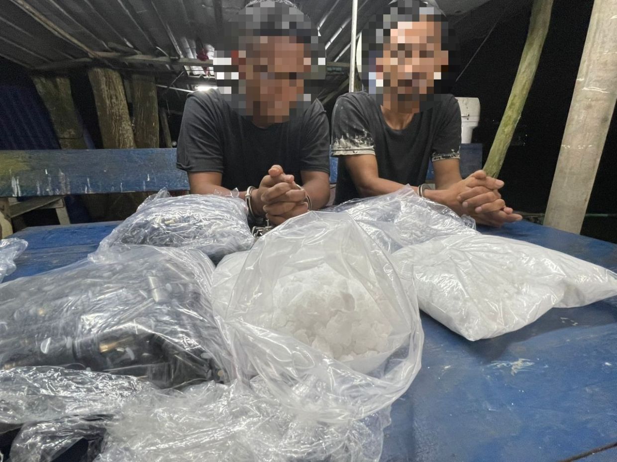 Two nabbed for suspected drug smuggling near Forest City