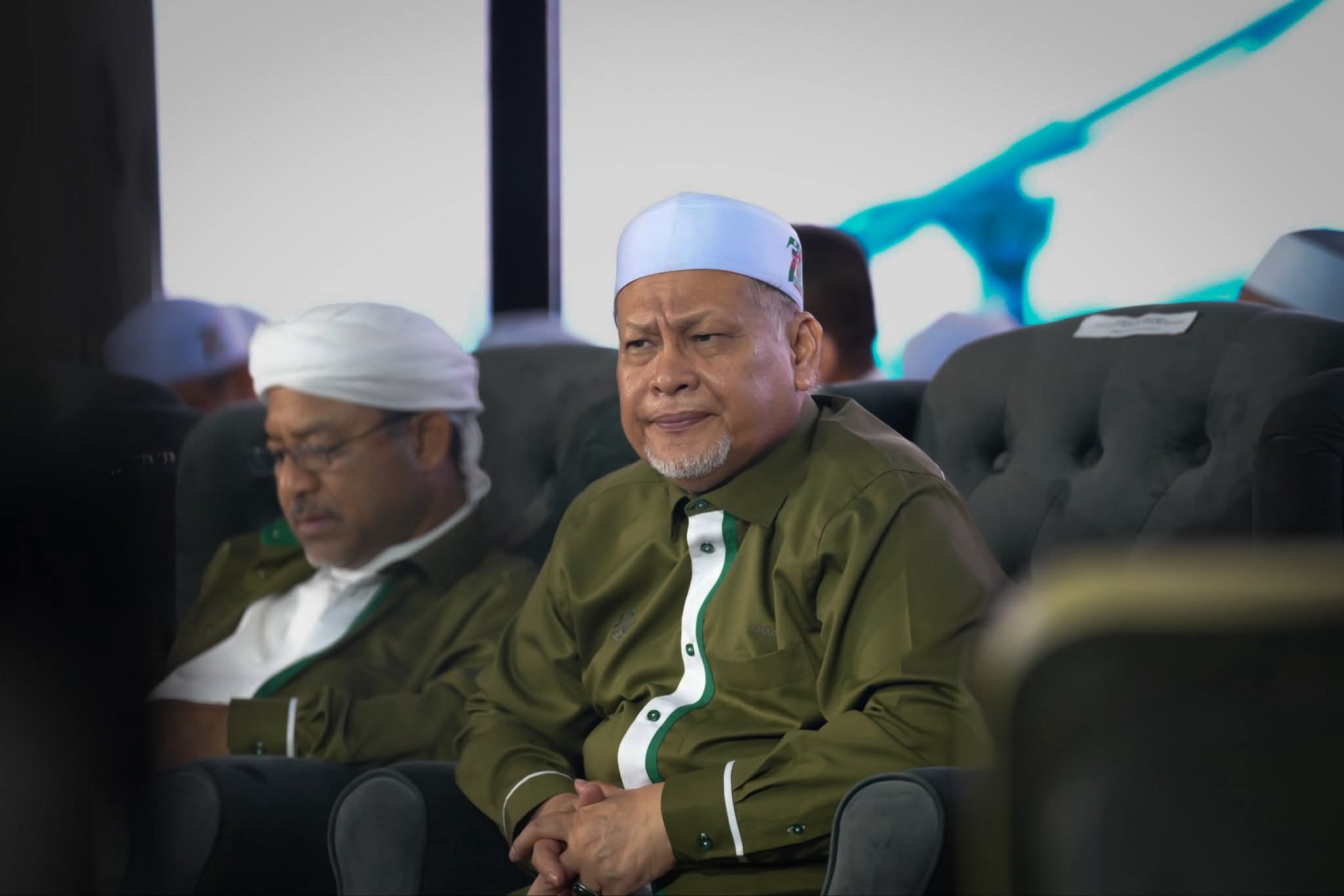 Wan Ahmad Fayhsal hanya digantung, masih awal buat spekulasi sertai Pas