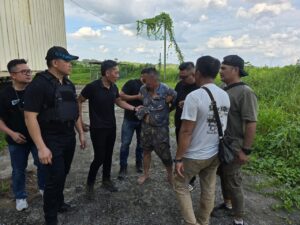 Wanita kritikal, anak parah ditetak suami