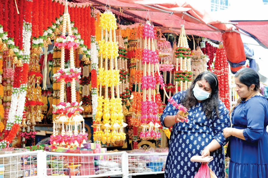 Warna-warni menjelang Deepavali