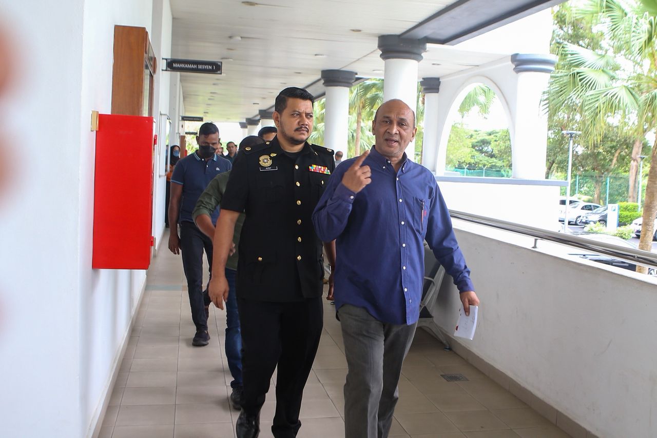 Zamil, dua rakan didakwa minta rasuah daripada pendakwah bebas