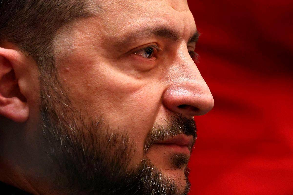 Zelensky ready to join Putin and Trump at Budapest summit if invited