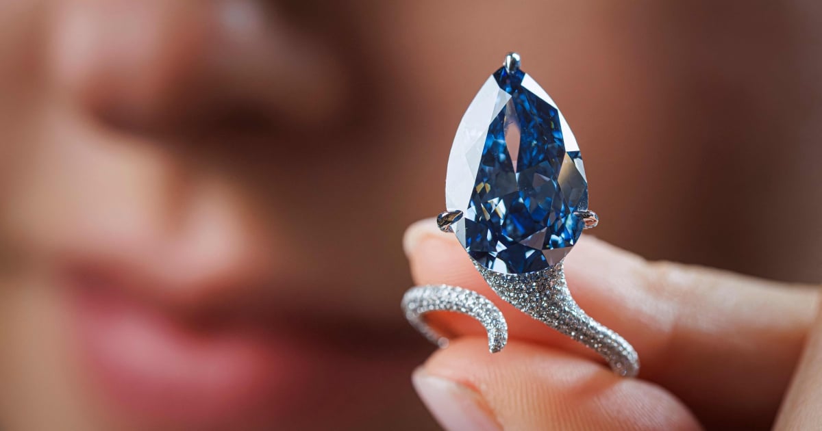 'Mellon Blue' diamond ring sells for US$25 million in Geneva auction