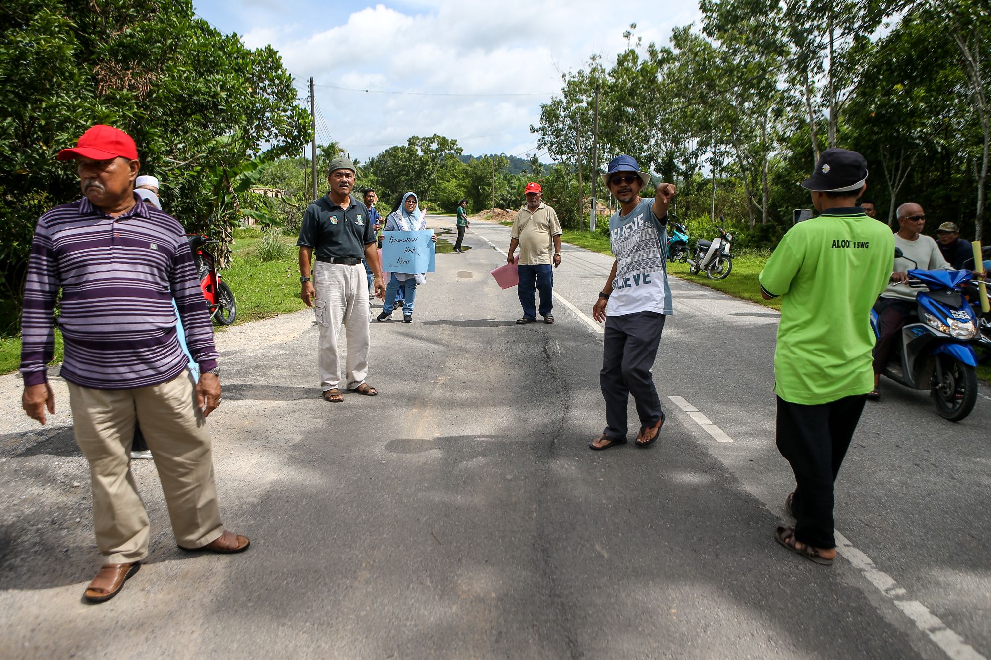 1,000 penduduk enam kampung derita jalan rosak