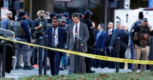 2 national guard soldiers shot near White House, suspect in custody