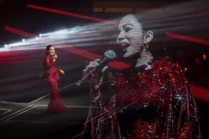 9,000 peminat bergema nyanyi Sinaran, tutup konsert 40 tahun Sheila Majid