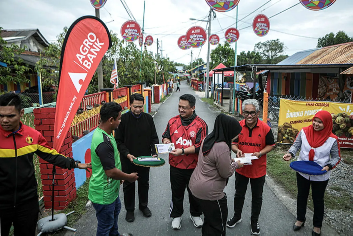 Agrobank perkasa digitalisasi di Kampung Warna Warni melalui inisiatif tanpa tunai