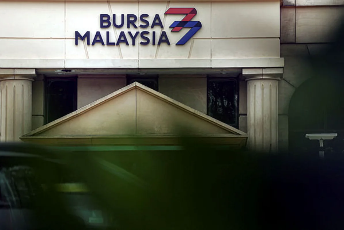 Bursa Malaysia gains for third day as ringgit strengthens