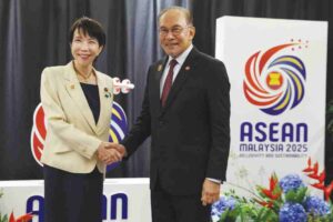 Cabaran politik, ekonomi ujian pertama Sanae Takaichi