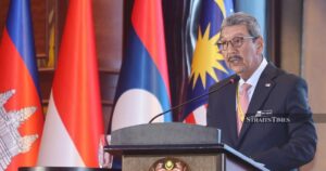 Civil servants no longer required to wear neckties at work, during meetings