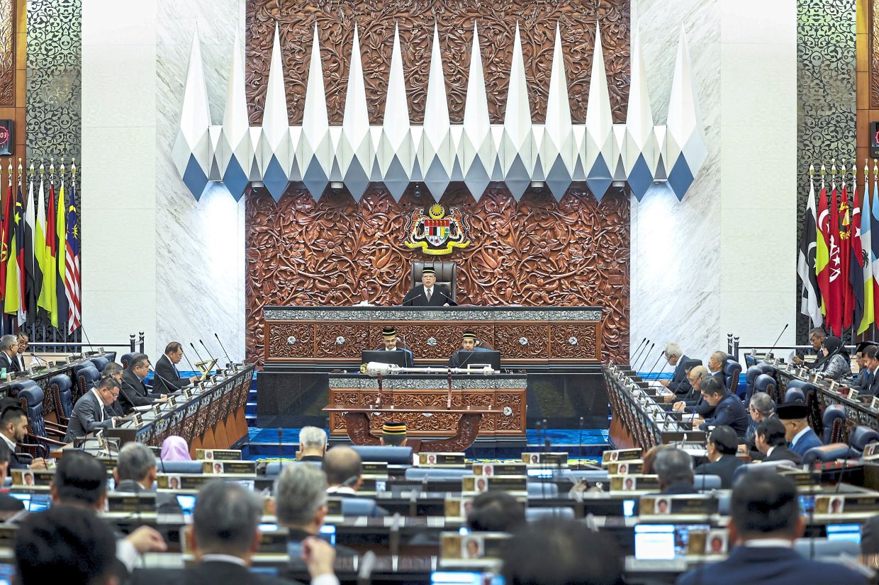 Commotion in Parliament as MP questions Bersatu infighting