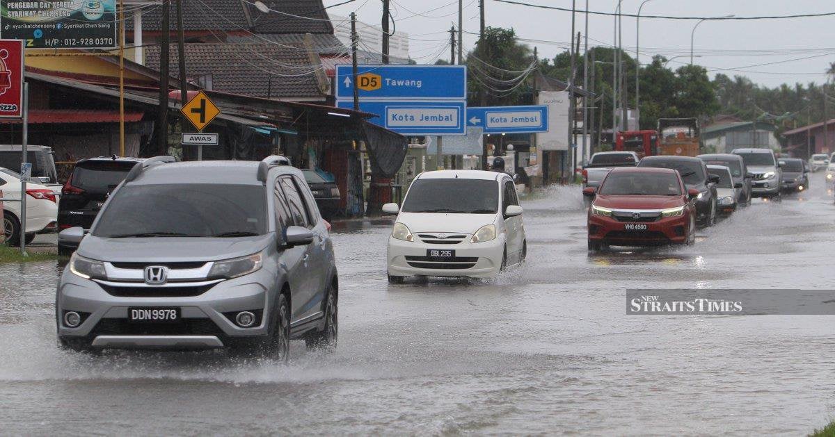 DPM Zahid calls on public to remain alert during northeast monsoon