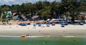 Dead body washes ashore onto Teluk Kemang beach in PD