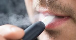 Effects of new smoking device must be studied, says minister