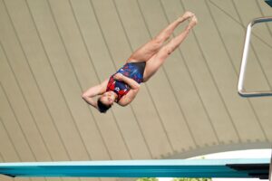 Enrique-Elvis raih emas pertama negara