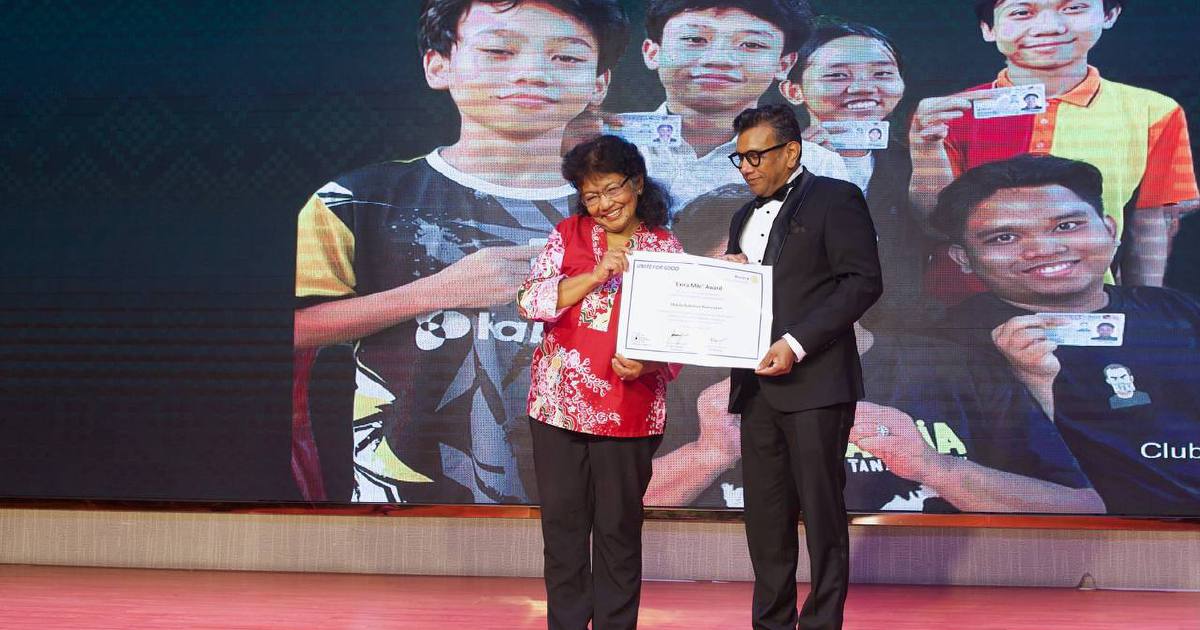 Ex-editor honoured for helping stateless children gain citizenship