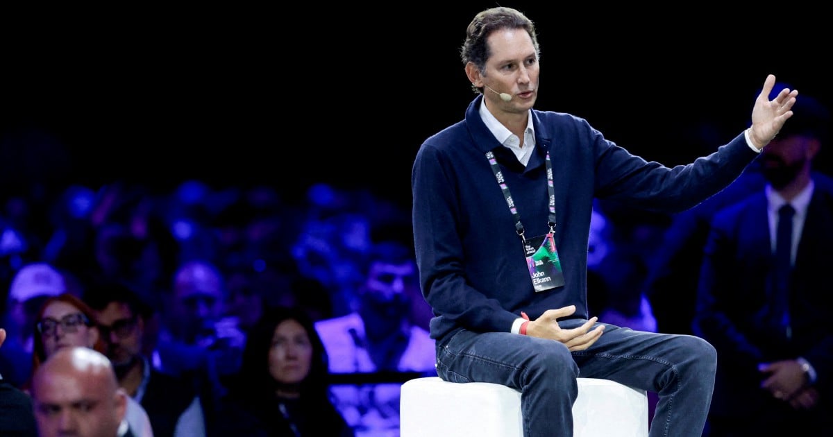 Ferrari boss tells Hamilton, Leclerc to drive, not talk