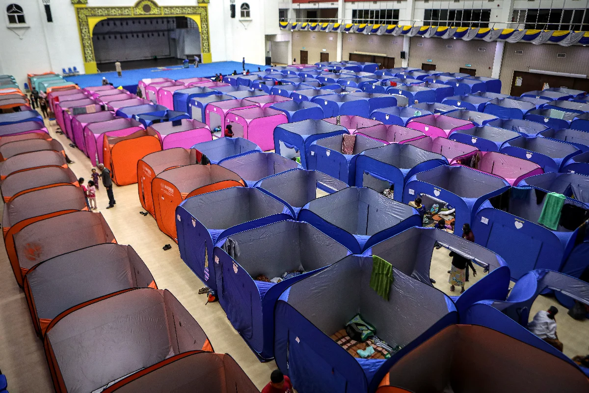 Five states see flood evacuee numbers rise this evening