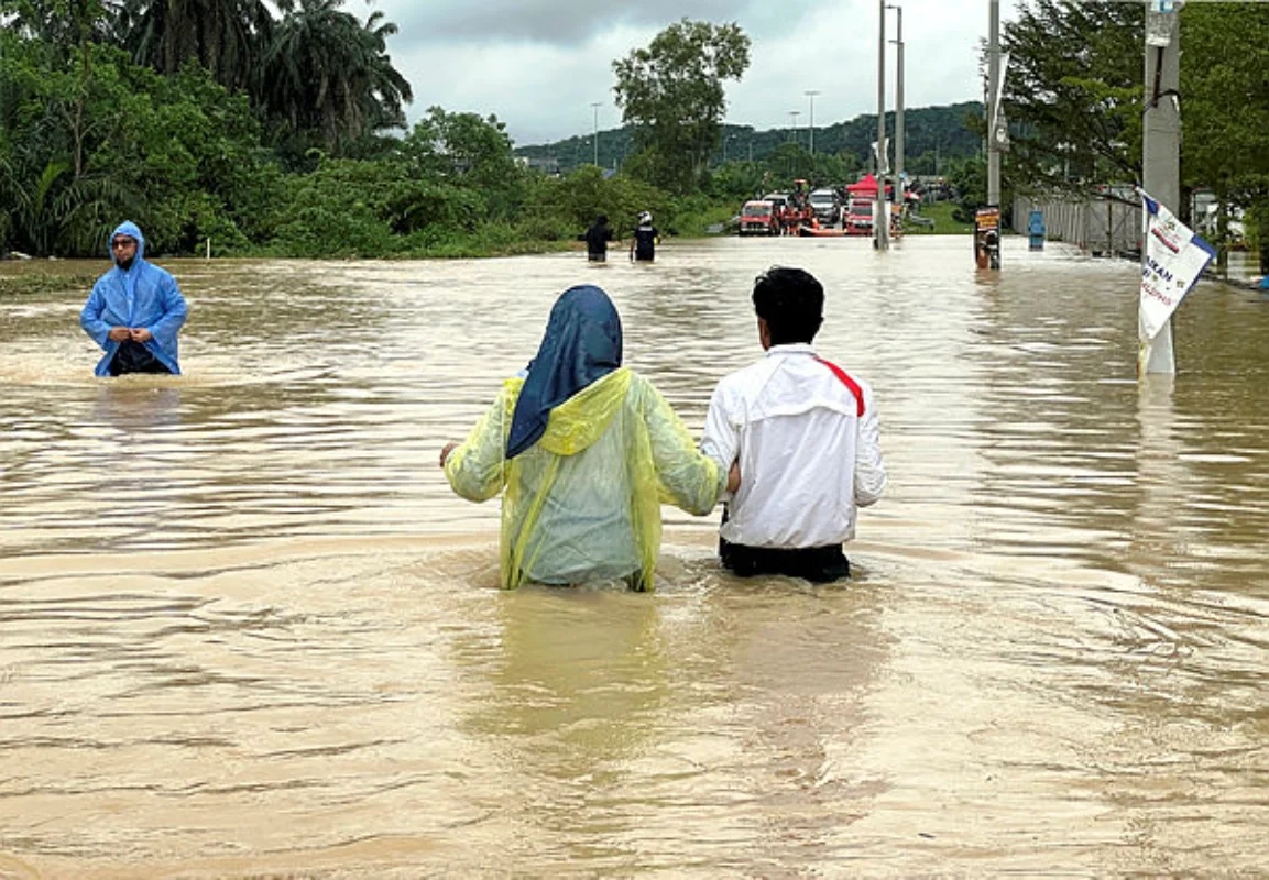 Floodwaters from northern Selangor cause rise in evacuees