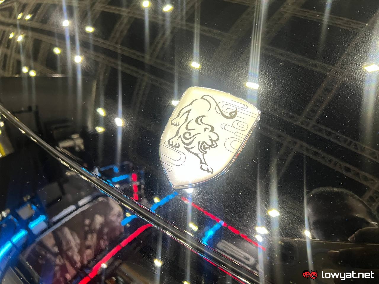 Forthing Makes Malaysian Debut At GATE 2025 With Friday SUV And V9 MPV