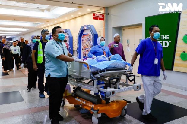 Generous Malaysians help pilgrim return home on medical flight from Jeddah