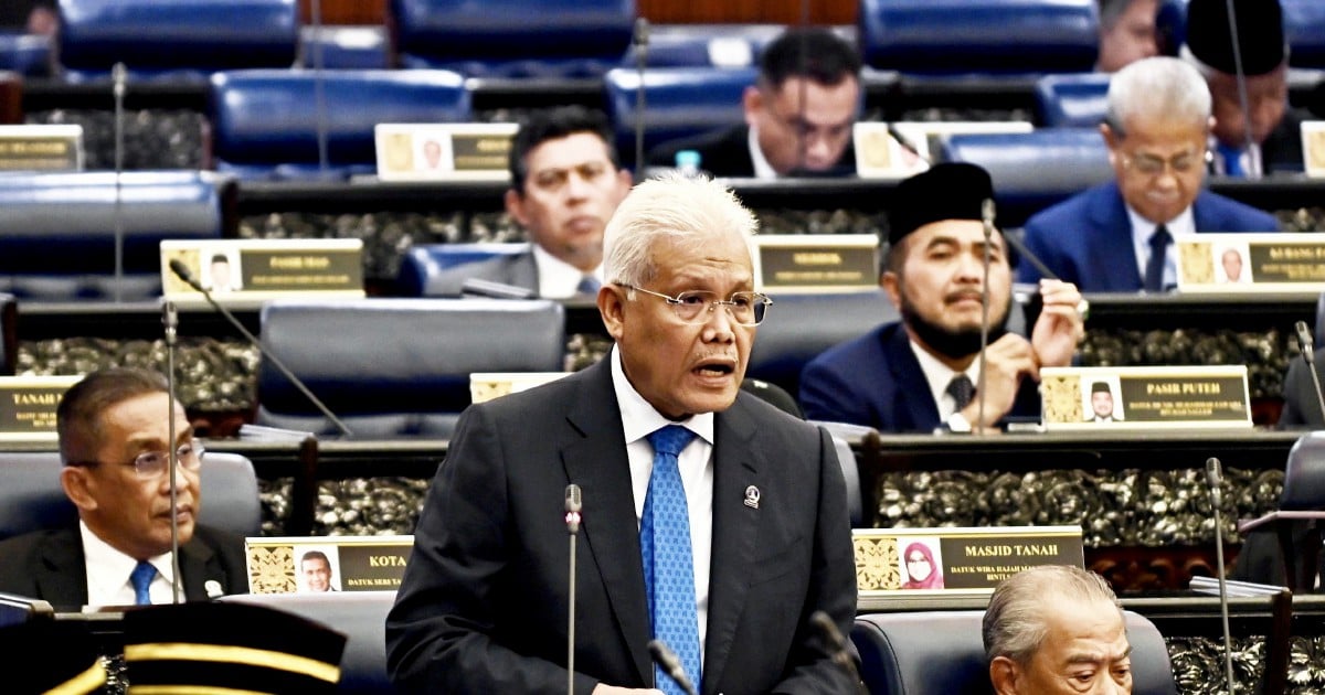 Hamzah remains as opposition leader