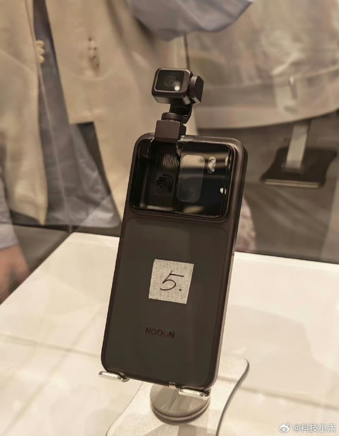 Honor Robot Phone Diperlihatkan Kepada Umum
