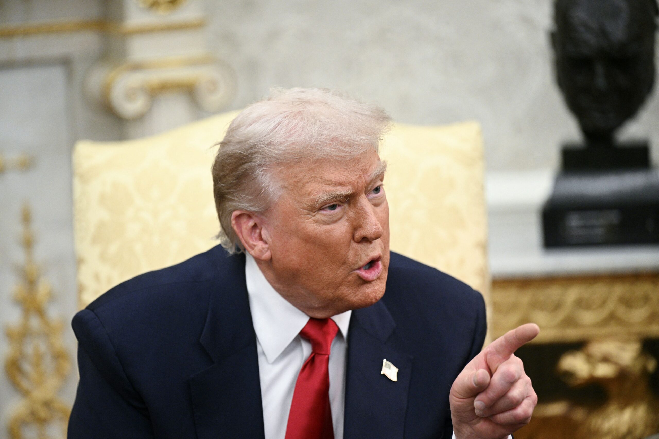 Hukuman mati untuk pengkhianat negara – Trump