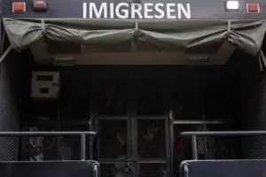 Imigresen Johor tahan 123 pekerja asing tanpa permit di kilang plastik