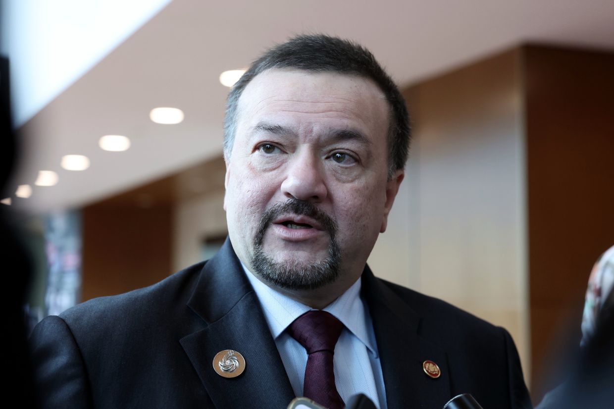 Inflation control and health insurance key to tackling soaring medical costs, says Amir Hamzah