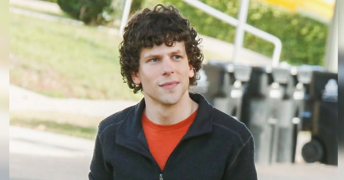Jesse Eisenberg sedia derma ginjal kepada individu tidak dikenali