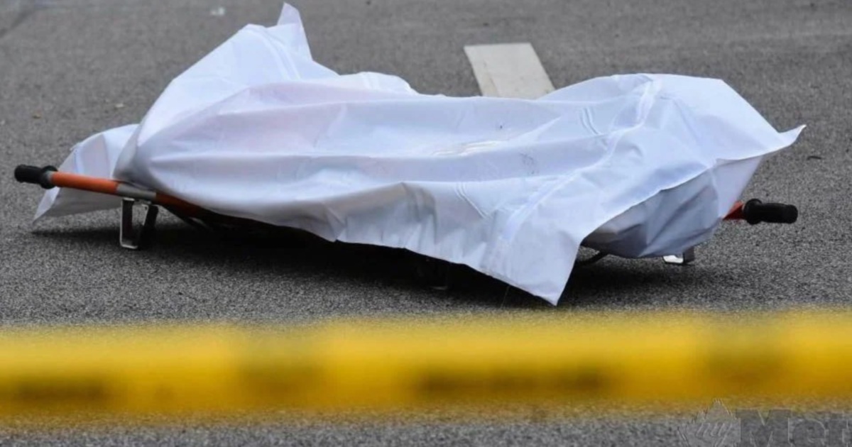 Kelantan floods: Eldery man collapses, dies in sampan