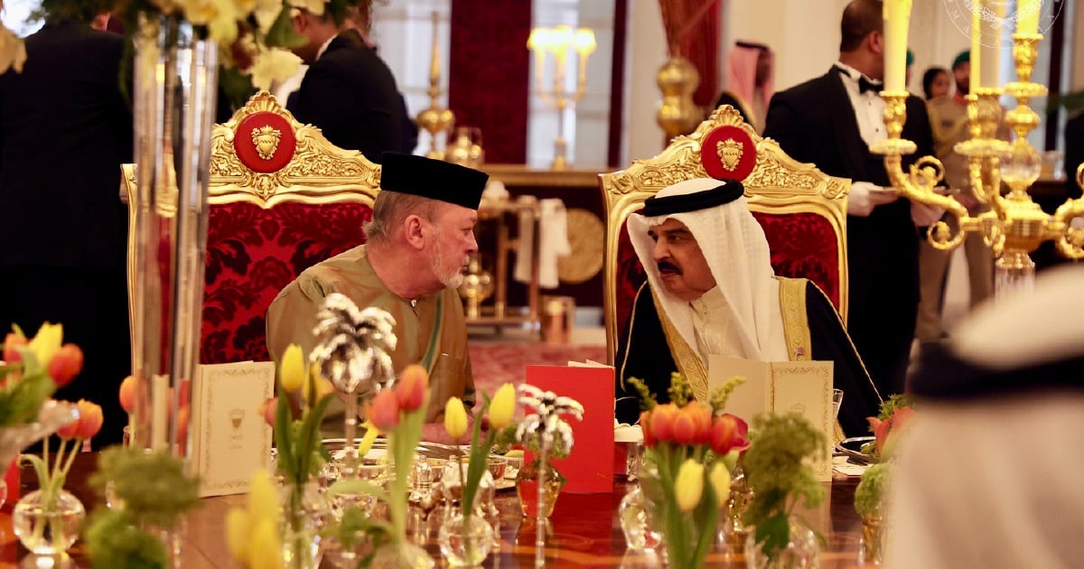 King of Bahrain hosts state banquet for Sultan Ibrahim at Sakhir Palace