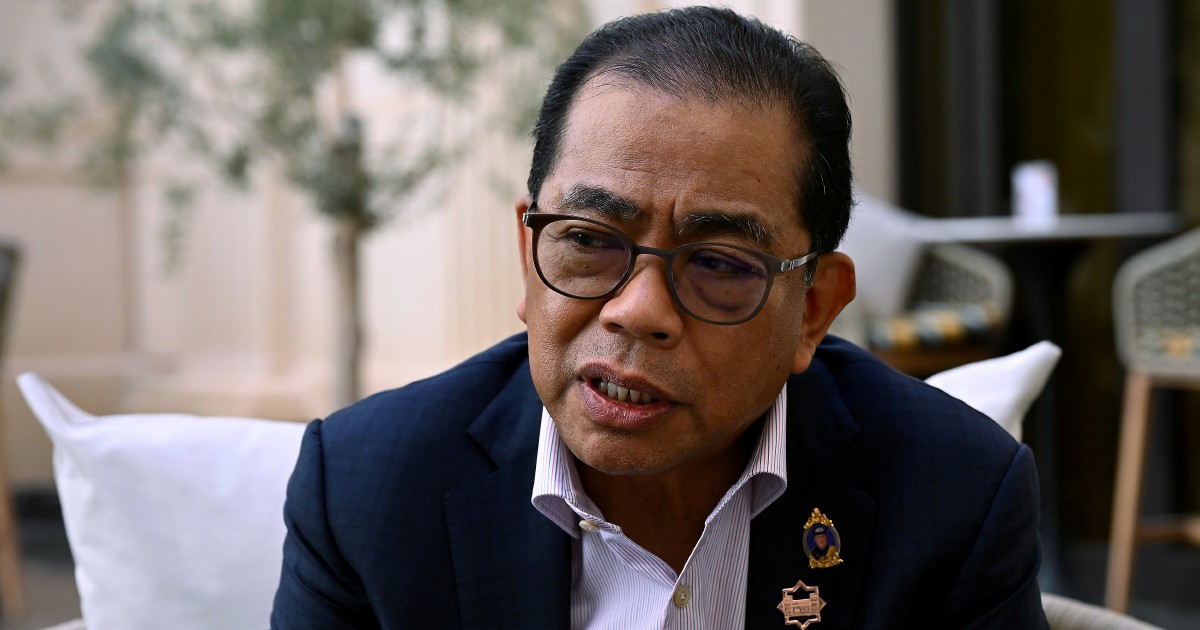 King praises Saudi govt for treating Malaysians working in the country well